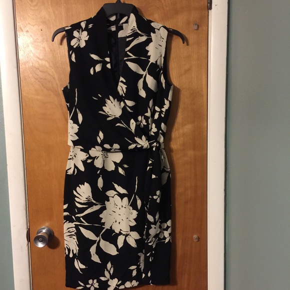 Jones Wear black/cream floral faux wrap dress